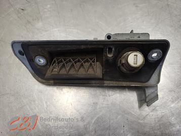 Handgreep Achterklep van een Volkswagen Caddy (XXXXXXXX) beschikbaar voor biedingen