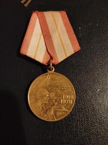 Russische militaire medaille disponible aux enchères