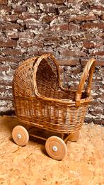 Leuk rieten wiegje dille en kamille, Ophalen, Zo goed als nieuw, Babypop