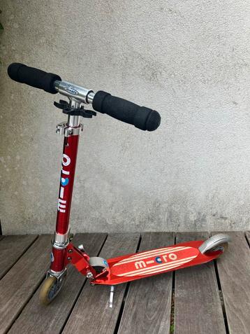 MICRO 'Sprite' step (rood) beschikbaar voor biedingen