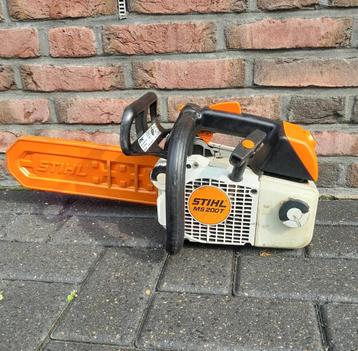 Compacte Sterke Kettingzaag beschikbaar voor biedingen