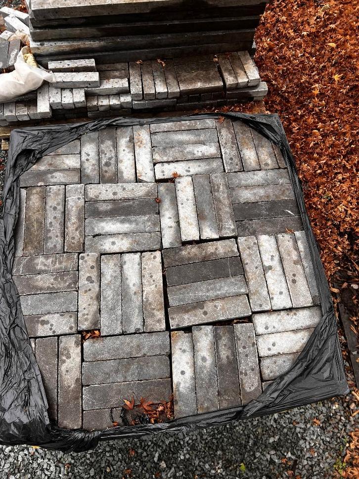 Vietnamese blauwsteen getrommeld, Tuin en Terras, Tegels en Klinkers, Zo goed als nieuw, Klinkers, Natuursteen, 5 tot 10 m², Ophalen