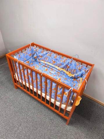 Lit modulable avec matelas et accessoires confortables beschikbaar voor biedingen