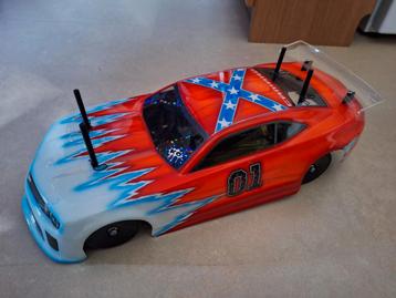 Splinternieuwe gebouwde Tamiya TT02 chassis metairbrush body beschikbaar voor biedingen