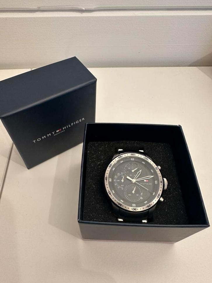 Herenhorloge van Tommy Hilfiger, Handtassen en Accessoires, Horloges | Heren, Zo goed als nieuw, Polshorloge, Overige merken, Ophalen