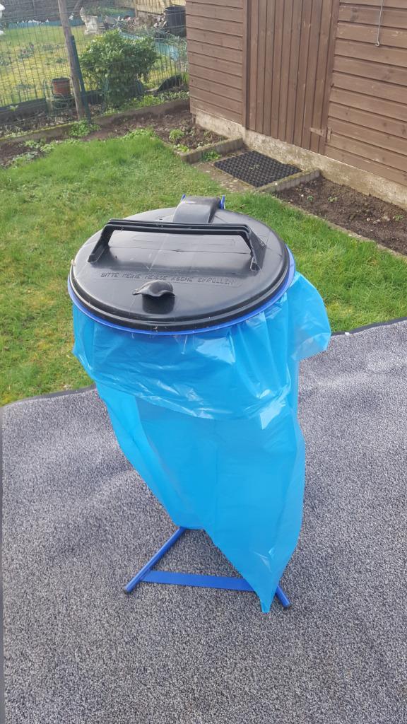 Afvalzakstandaard voor inhoud 120 l, Huis en Inrichting, Woonaccessoires | Prullenbakken, Zo goed als nieuw, Kunststof, 75 cm of meer