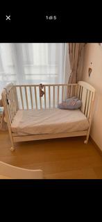 Lit berceau Chicco en bois avec roues, tiroirs et matelas, Enfants & Bébés, Enlèvement, Comme neuf, Matelas
