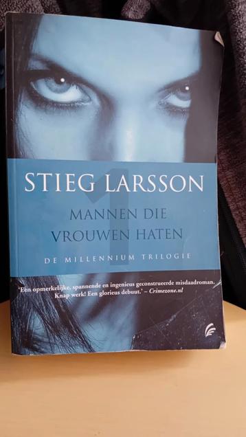 Stieg Larsson - Mannen die vrouwen haten beschikbaar voor biedingen