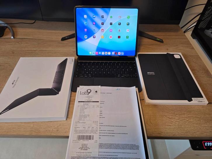 iPad Pro - 13 inch - M4 - Magic Keyboard + Folio + Verzeker, Informatique & Logiciels, Apple iPad Tablettes, Comme neuf, Enlèvement