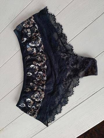 Dames slip, merk Prima Donna  beschikbaar voor biedingen