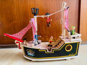 Piratenboot met allerlei attributen beschikbaar voor biedingen