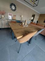 Zeer mooie en zware vol houten eetfafel 1m40 x 1m40, Huis en Inrichting, Tafels | Eettafels, Ophalen