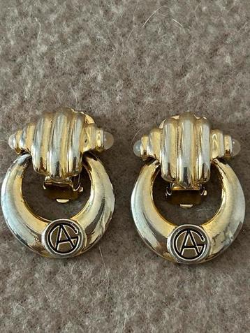 Giorgio Armani vintage oorbellen met clip  beschikbaar voor biedingen