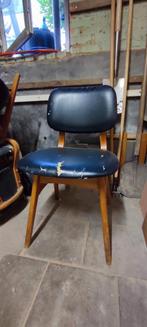 Eetkamer stoelen (opknapbeurt nodig) stijl begin jaren '60, Huis en Inrichting, Ophalen, Gebruikt, Overige kleuren, Drie