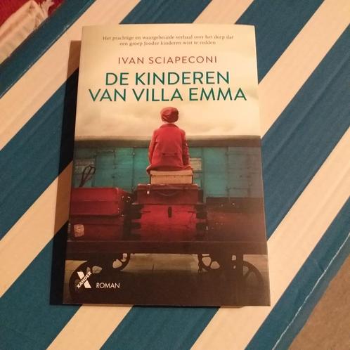 De kinderen van villa Emma - Ivan Sciapeconi, Boeken, Romans, Zo goed als nieuw, Nederland, Ophalen of Verzenden