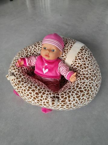 Zitkussen met girafprint voor baby's beschikbaar voor biedingen