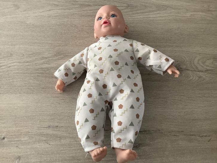 Speelgoed baby pop (38 cm), Kinderen en Baby's, Speelgoed | Poppen, Zo goed als nieuw, Babypop, Ophalen of Verzenden