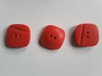 boutons 24 mm carré rouge vif mat 2 trous B24222C, Enlèvement ou Envoi, Neuf