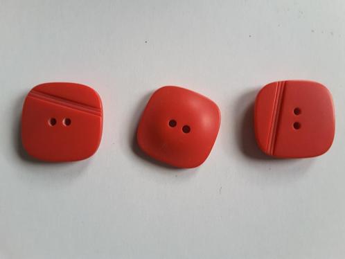 buttons 24 mm vierkant mat felrood 2 gaten B24222C, Hobby en Vrije tijd, Naaien en Fournituren, Nieuw, Ophalen of Verzenden