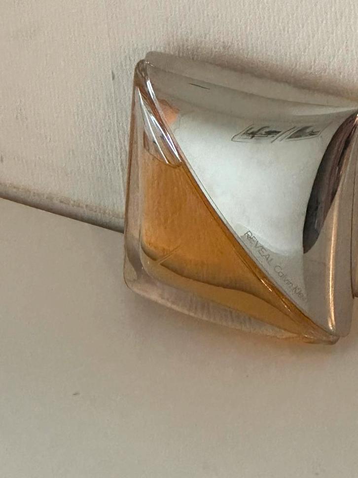 Calvin Klein reveal parfum, Verzamelen, Parfumverzamelingen, Zo goed als nieuw, Parfumfles, Gevuld, Ophalen of Verzenden