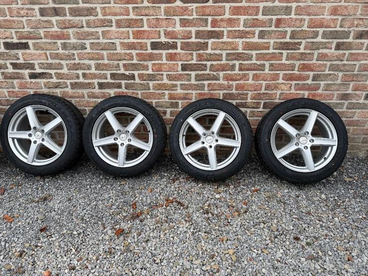 NOUVEAUX JANTES ET PNEUS HIVER BMW SERIE 1 HAYON F7 2024, Autos : Pièces & Accessoires, Pneus & Jantes, Pneu(s), Pneus hiver, 17 pouces