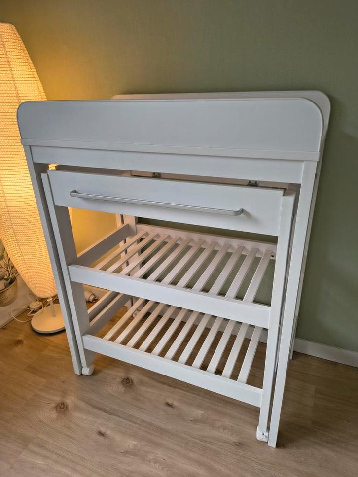 Verzorgingstafel Childwood in nieuwstaat, Kinderen en Baby's, Kinderkamer | Commodes en Kasten, Ophalen