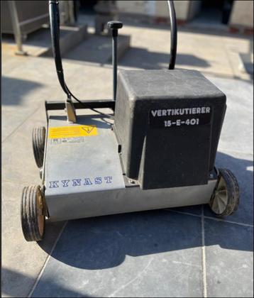 Verticuteermachine beschikbaar voor biedingen