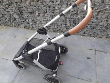 3 in 1 buggy ( draagmand,  maxi-cosi en buggy) van maxi cosi beschikbaar voor biedingen