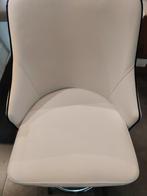 Barkrukken wit leder 2stuks, Livres, Art & Culture | Architecture, Enlèvement