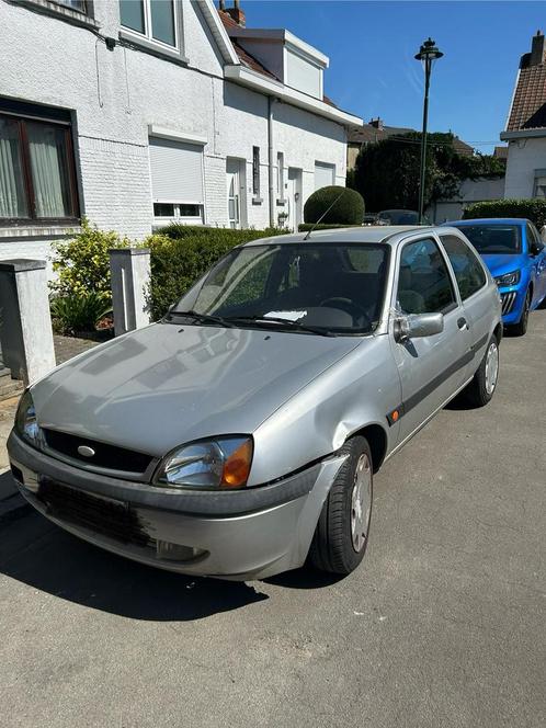 Ford Fiesta, Auto's, Ford, Particulier, Fiësta, Benzine, Euro 3, 4 deurs, Zilver of Grijs, Zwart, Stof, Ophalen