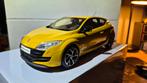Renault Megane R.S. 3 Sport Geel 2009, Hobby en Vrije tijd, Modelauto's | 1:18, Ophalen of Verzenden, Zo goed als nieuw, Auto