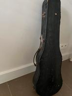 Kinderviool in oude zwarte koffer, Enlèvement, Violon