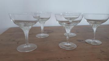 kristallen champagneglazen beschikbaar voor biedingen