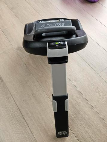 Maxi cosi familyfix beschikbaar voor biedingen