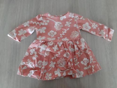 Kleedjes (2 stuks), maat 68, Kinderen en Baby's, Babykleding | Maat 68, Gebruikt, Meisje, Jurkje of Rokje, Ophalen of Verzenden