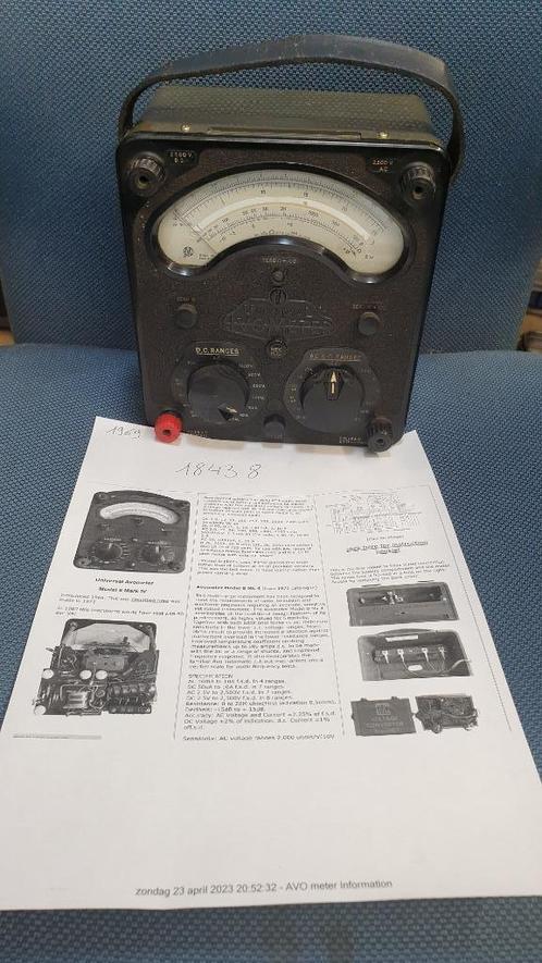 kn0273: vintage  AVOmeter uit 1969 , multimeter. model 8 , M, Hobby en Vrije tijd, Elektronica-componenten, Gebruikt, Ophalen of Verzenden
