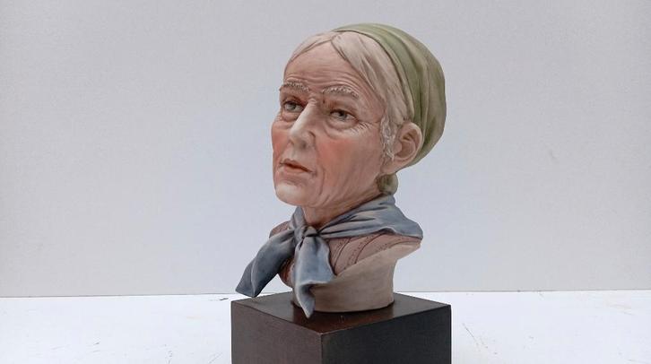 porselein SANDRO MAGGIONI 1979 CAPODIMONTE beeld, Antiek en Kunst, Antiek | Porselein, Ophalen of Verzenden