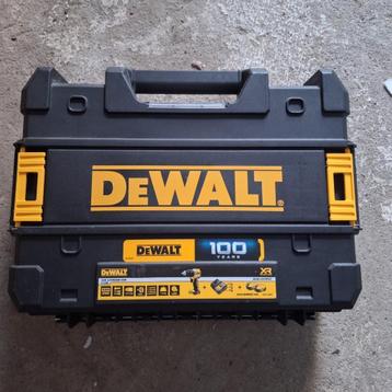 DeWALT schroef - boormachine in koffer incl. 100 delige set beschikbaar voor biedingen