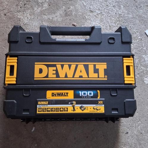DeWALT schroef - boormachine in koffer incl. 100 delige set, Doe-het-zelf en Bouw, Gereedschap | Boormachines, Boormachine, Ophalen
