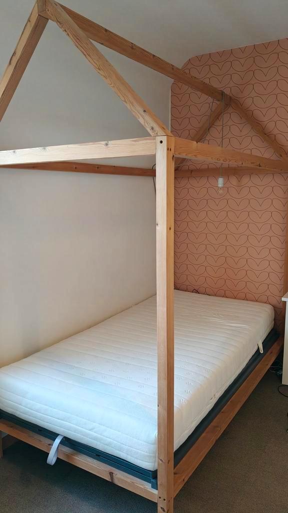 Éénpersoonsbed met auping bodem en matras, Huis en Inrichting, Slaapkamer | Bedden, Zo goed als nieuw, Ophalen