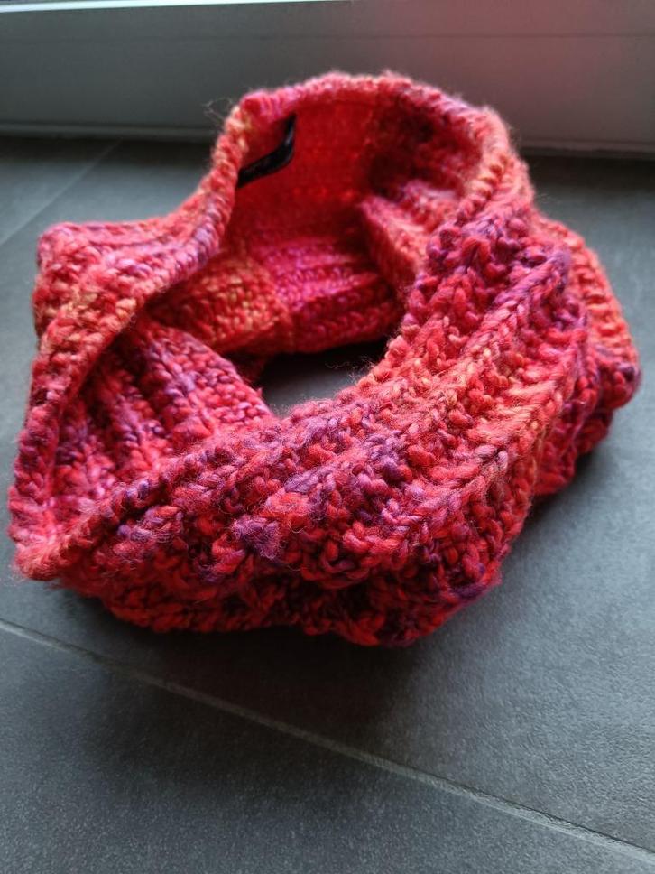 colsjaal, handmade by Lise-Lotte, Kleding | Dames, Mutsen, Sjaals en Handschoenen, Zo goed als nieuw, Sjaal, Ophalen of Verzenden