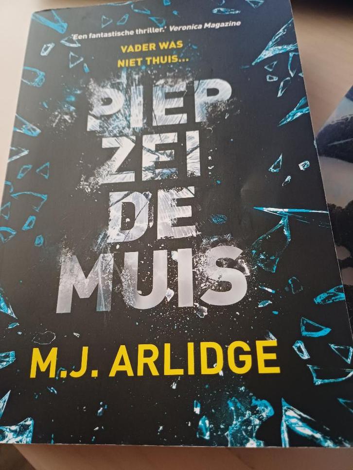 Piep zei de muis, Boeken, Thrillers, Zo goed als nieuw, Europa overig, Ophalen of Verzenden