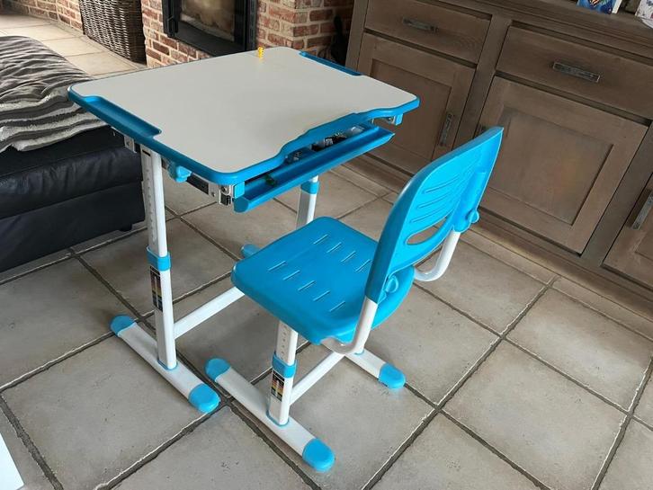 Kinderbureau en -stoel in hoogte verstelbaar, Kinderen en Baby's, Kinderkamer | Tafels en Stoelen, Gebruikt, Tafel(s) en Stoel(en)
