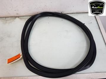 PORTIERRUBBER LINKS VOOR (|10A867911A|10A867911|10A867911C|) beschikbaar voor biedingen