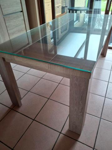Eettafel 1,90 op 92cm met glas erop beschikbaar voor biedingen