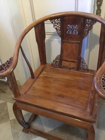 Horseshoe stoelen + tafeltje antiek Chinees beschikbaar voor biedingen