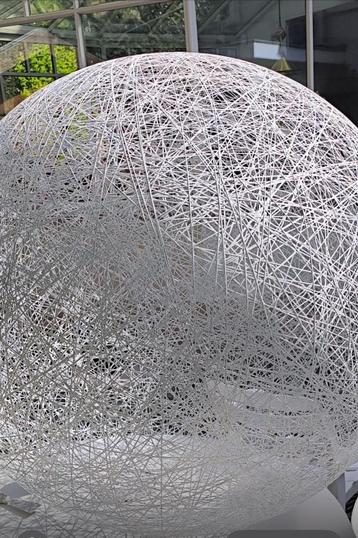 Luminaire  design spherique blanche tres stylee, Enlèvement, Comme neuf, Synthétique, 75 cm ou plus