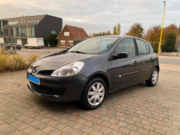 Renault Clio//Essence//Climatisation faible km 132.000 km, Auto's, Renault, Bedrijf, Clio, ABS, Airbags, Airconditioning, Alarm