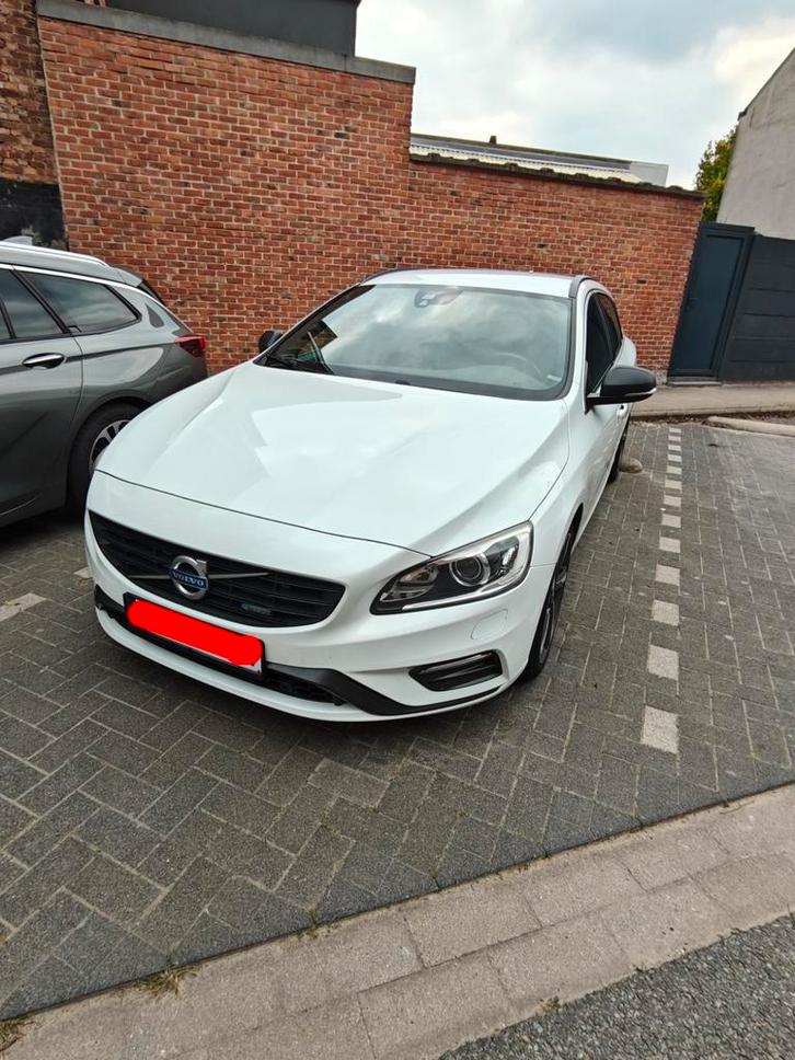 Volvo V60 D4 R-Design, Auto's, Volvo, Particulier, V60, ABS, Adaptieve lichten, Airbags, Airconditioning, Alarm, Bluetooth, Bochtverlichting