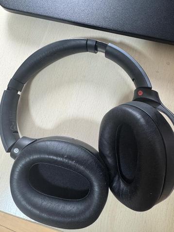 Sony WH-1000XM2 hoofdtelefoon beschikbaar voor biedingen